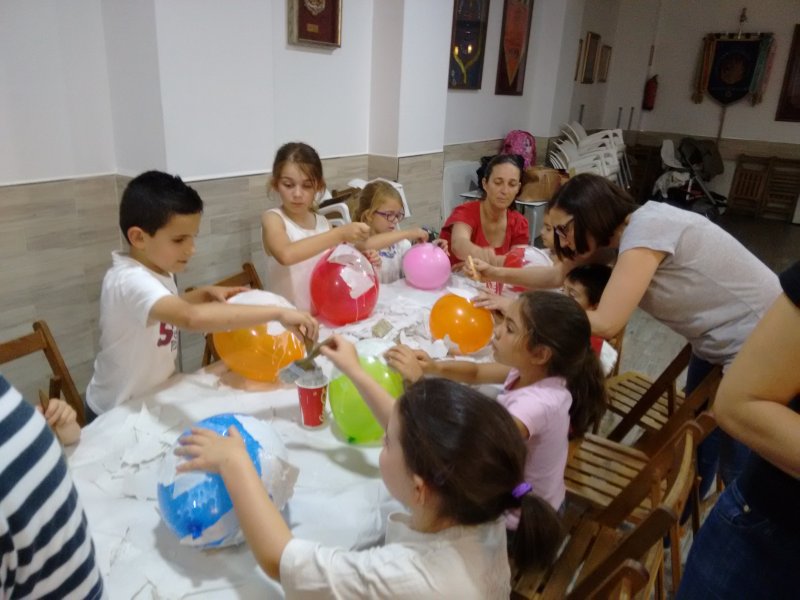 Preparación hoguera de San Juan